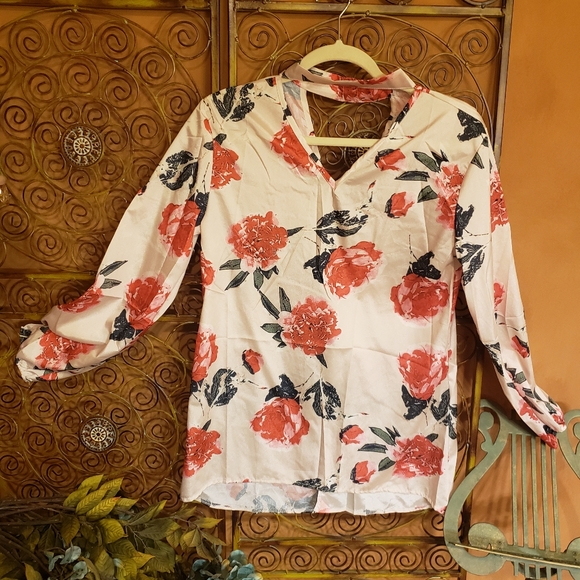 Top - Picture 2 of 5